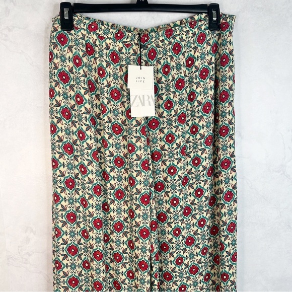 [Zara] - Picture 2 of 4